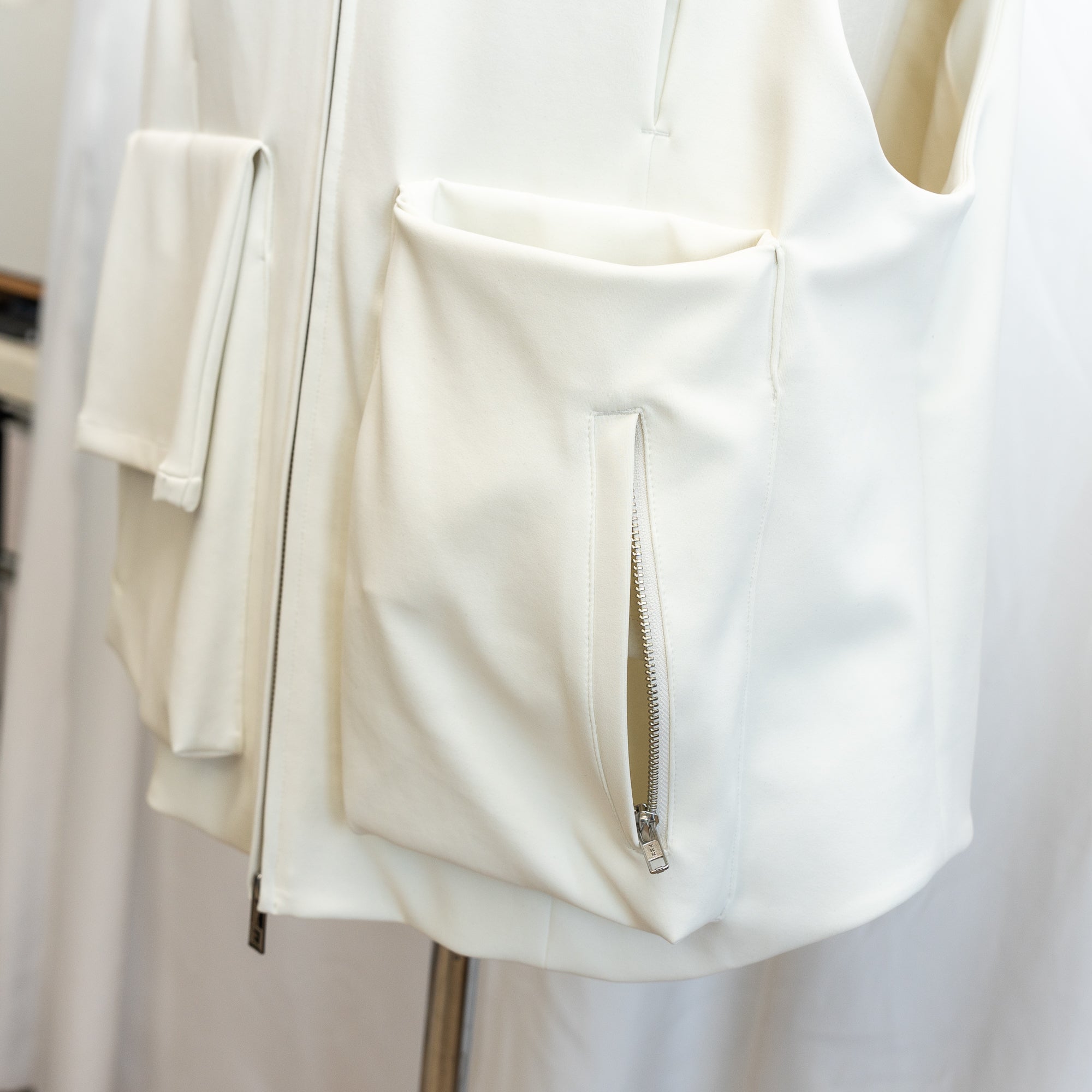 25SS HOODIE VEST (WHITE)